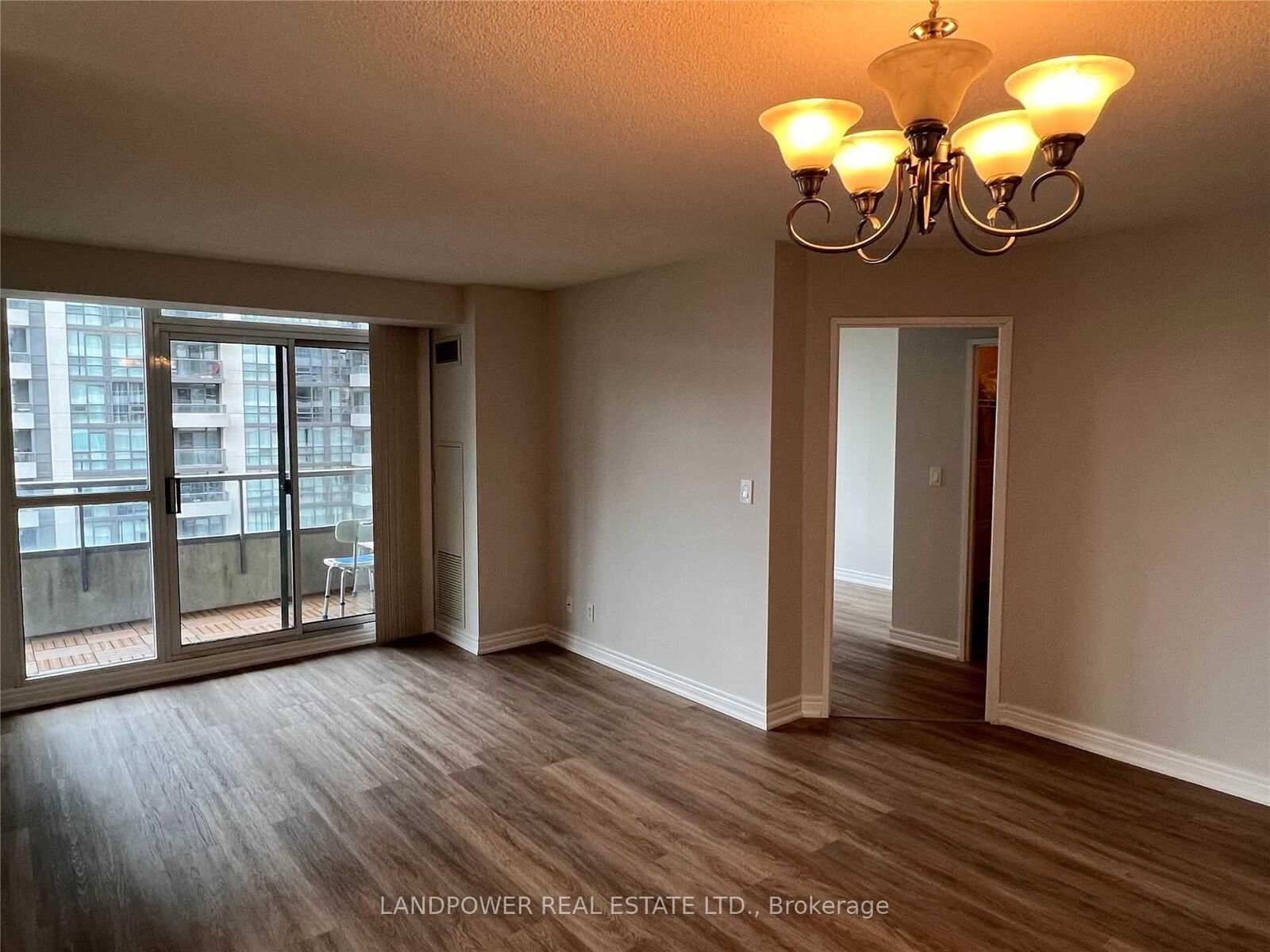 Property Photo: 23 Hollywood Avenue 1105 ON M2N 7L8