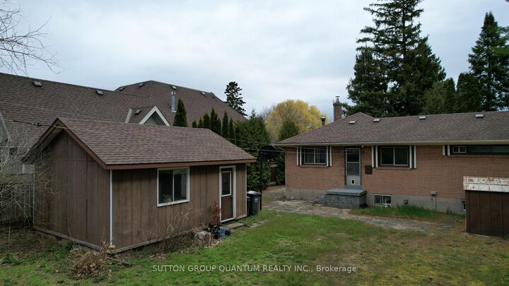 Property Photo: 394 Maplehurst Avenue ON L6L 4Y6