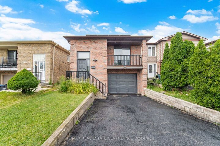 13 Dafoe Crescent — photo 1