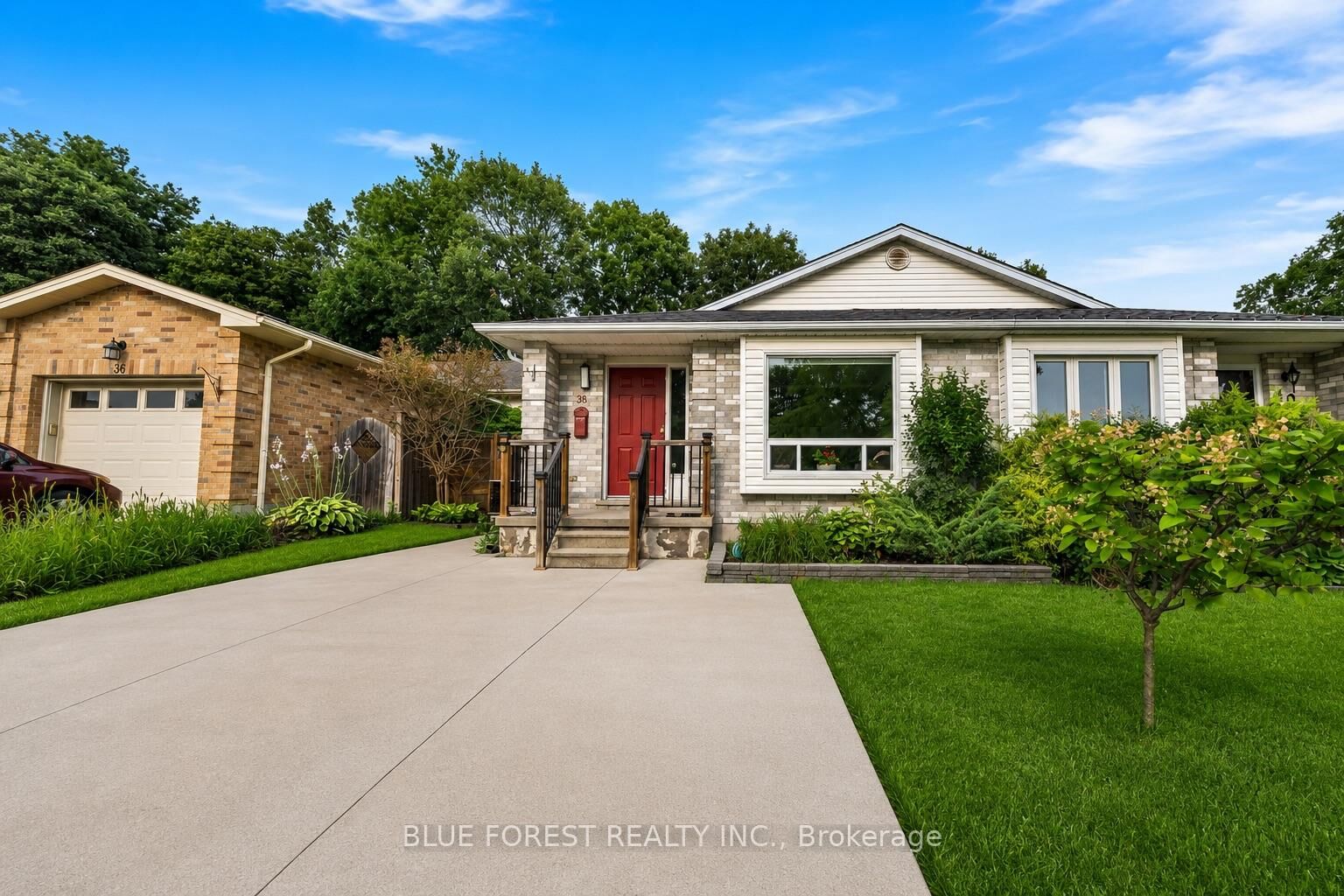 Property Photo: 38 Folkstone Court ON N5V 4Y3