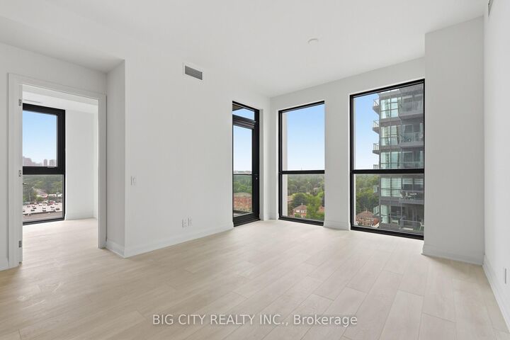 Property Photo:  25 Frederick Todd Way 1004  ON M4G 0C9 