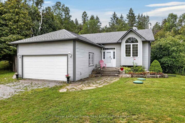 124 Sumcot Drive — photo 1