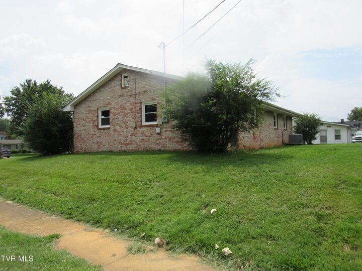 Property Photo: 200 West Chilhowie Avenue TN 37604