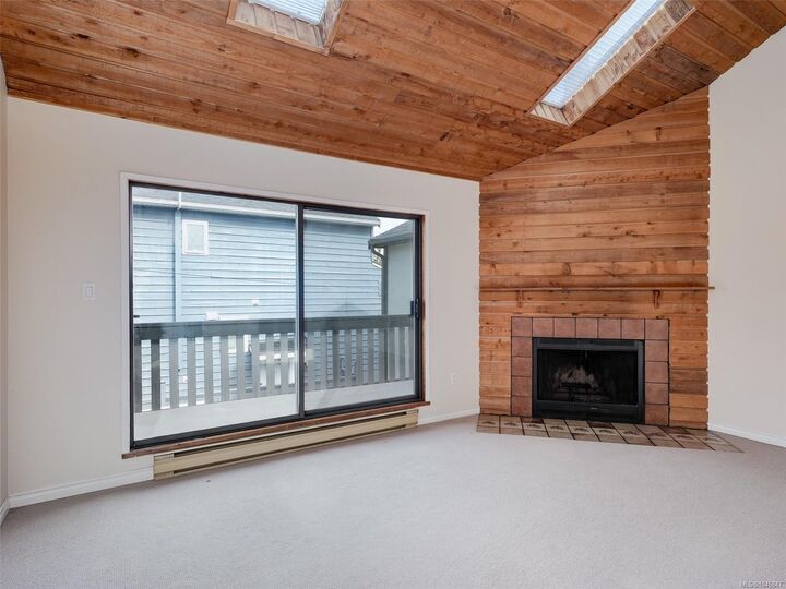 Property Photo: 111 Michigan St BC V8V 1R2