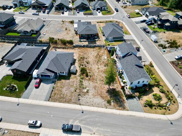 Property Photo: 144 Edgewood Dr BC V0R 2G0