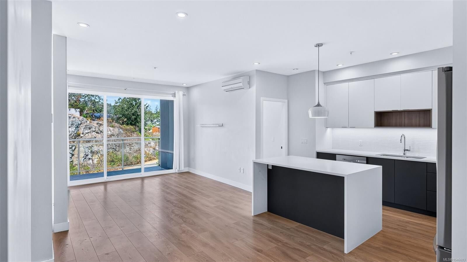 Property Photo: 967 Whirlaway Cres #412 BC V9B 0Y1