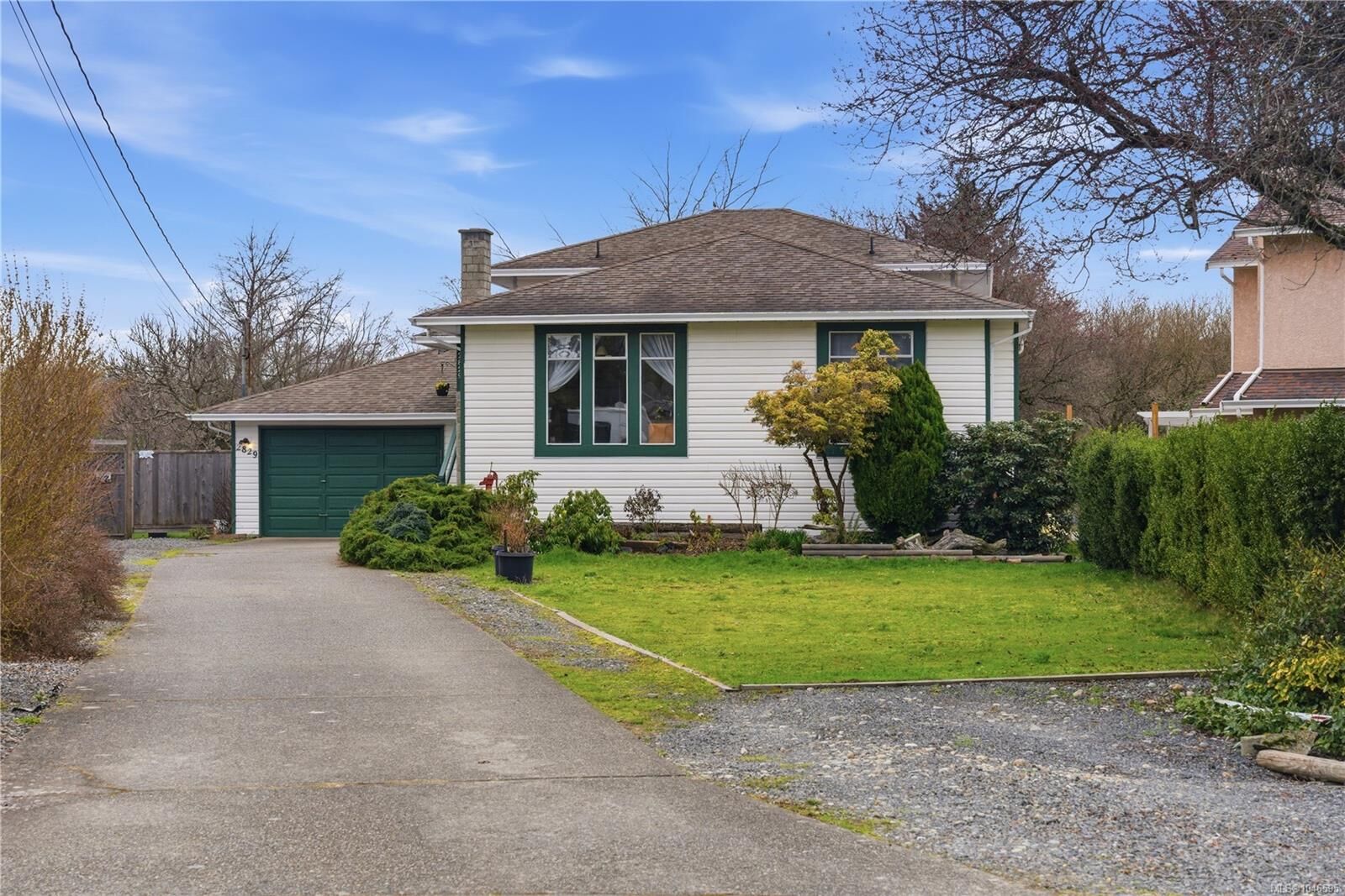 Property Photo: 2829 Pickford Rd BC V9B 2K3