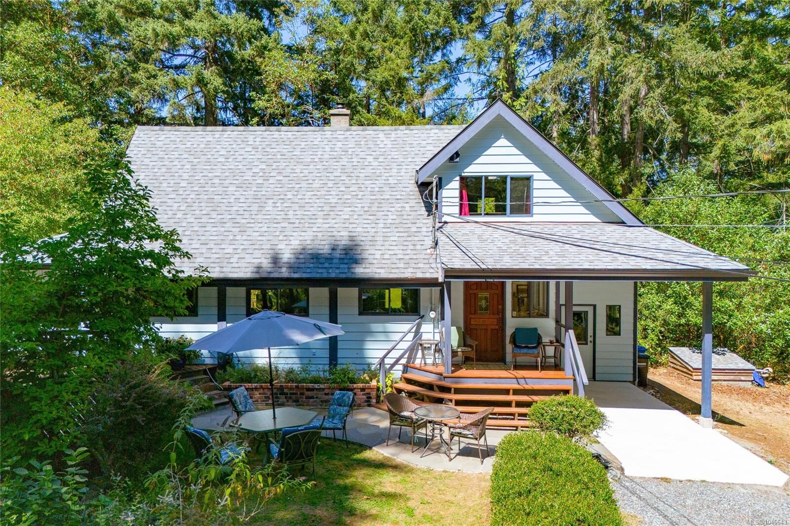 Property Photo:  13725 Jennifer Rd  BC V9G 1G4 
