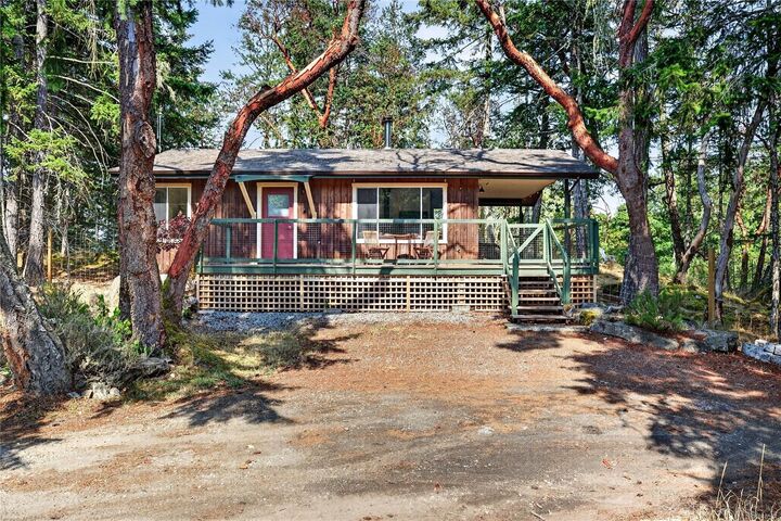 Property Photo: 380 Langs Rd BC V8K 1N3