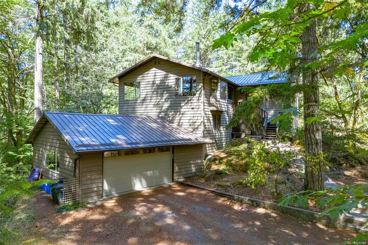 Property Photo: 100 Viaduct Ave W BC V9E 1J3