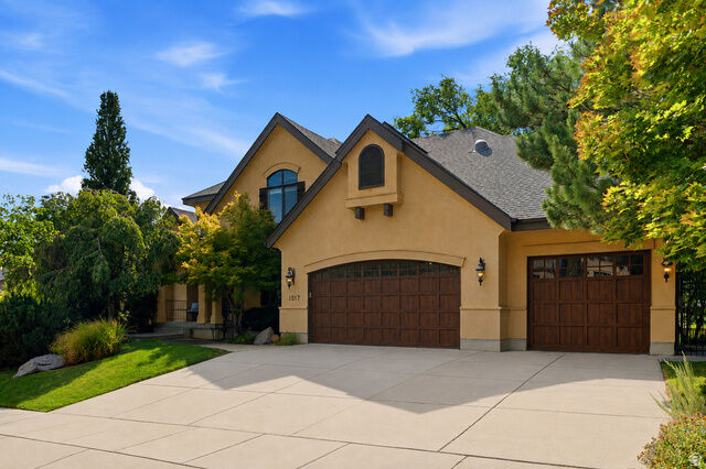 Property Photo:  1017 N Oakridge Dr  UT 84025 