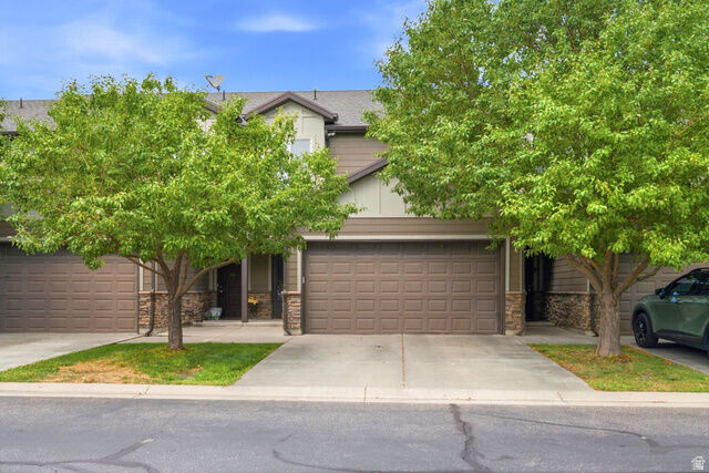 Property Photo: 3343 Kenna Ln 3 UT 84401