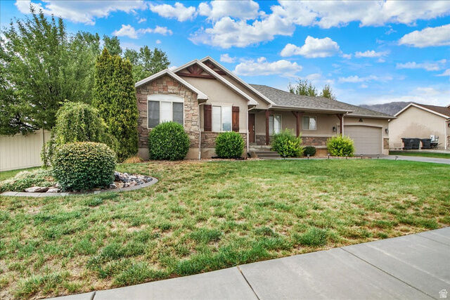 Property Photo: 156 E 2050 N UT 84414