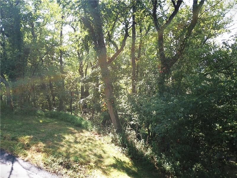 Property Photo: 614 Orchard Hill Dr PA 15238