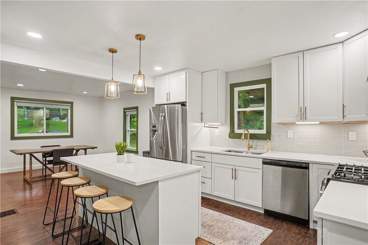 Property Photo: 1060 Old Coal Hollow Rd PA 15147