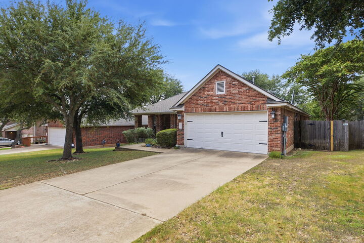 Property Photo: 2409 Silver Spur Lane TX 78641