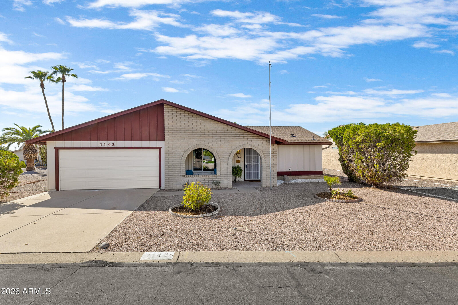 Property Photo: 1142 S 83rd Place AZ 85208
