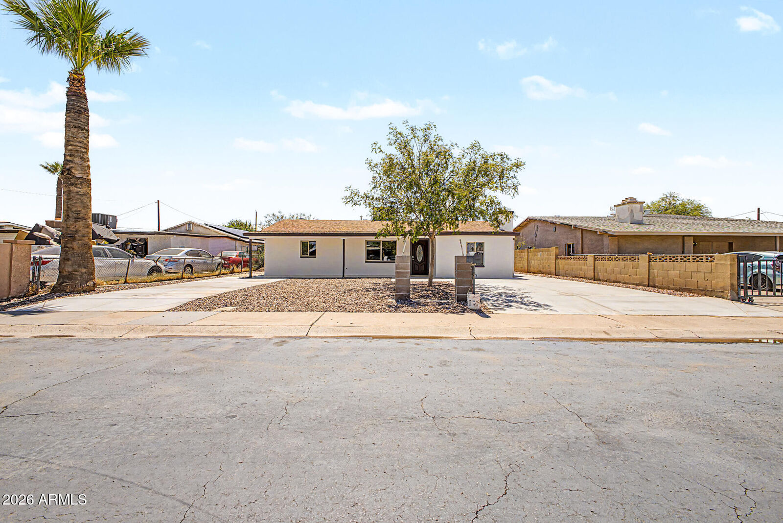 Property Photo:  1609 W Chipman Road  AZ 85041 