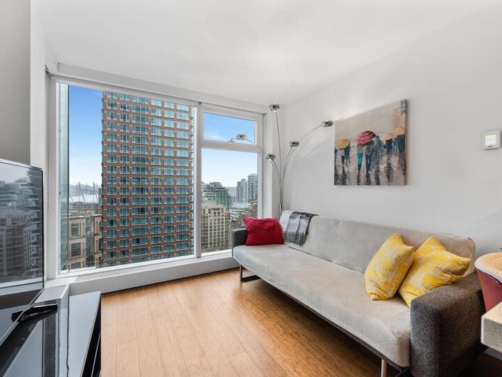 Property Photo: 777 Richards Street 2011 BC V6B 0M6
