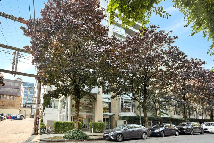 Property Photo: 1530 W 8th Avenue 202 BC V6J 5M6