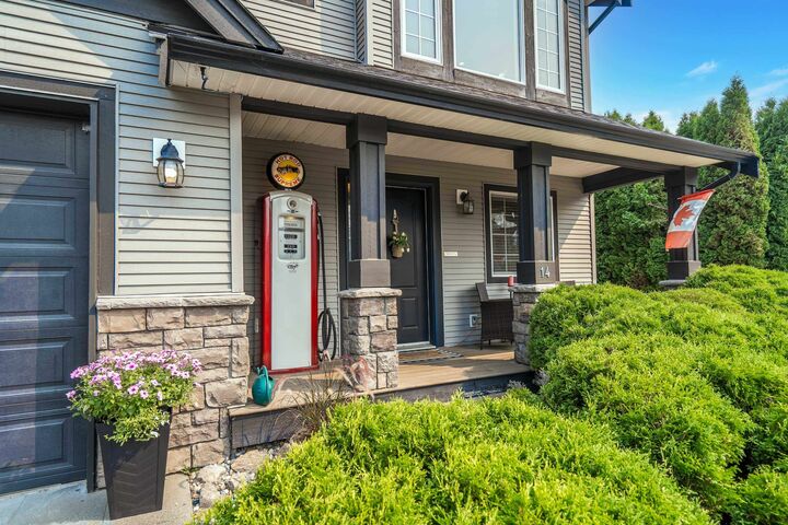 Property Photo: 45957 Sherwood Drive 14 BC V2R 5Y2