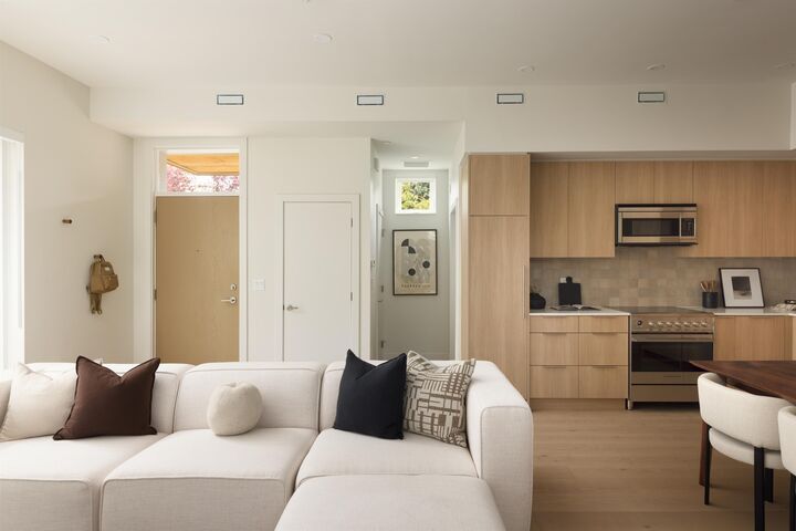 Property Photo: 593 E 49th Avenue BC V5W 2H1