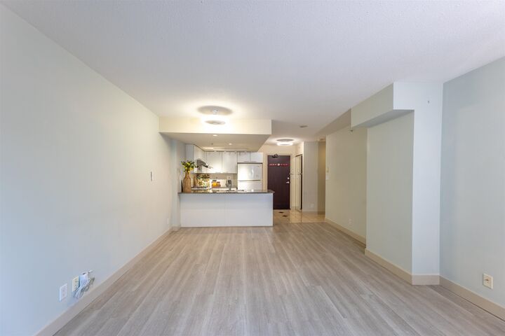 Property Photo: 8100 Saba Road 512 BC V6Y 4H1