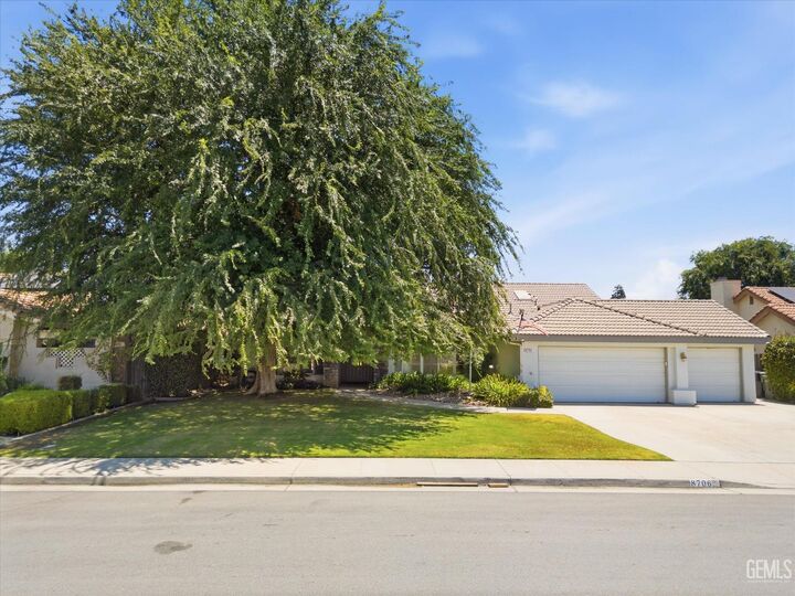 Property Photo:  8706 Dalby Court  CA 93313 