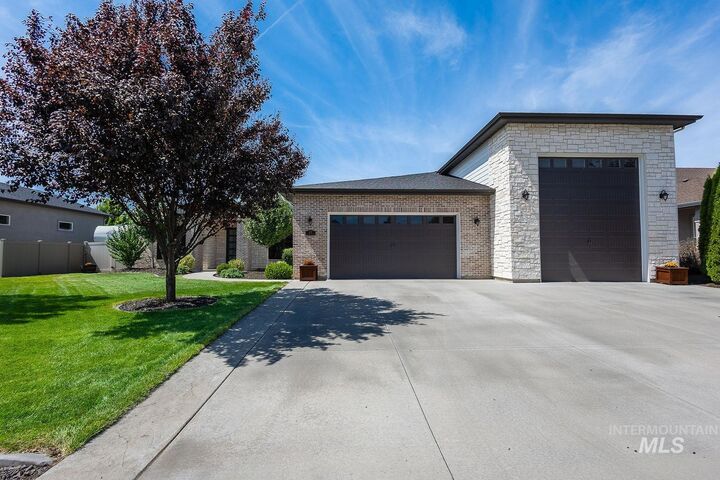 Property Photo:  277 Dudley Ln.  ID 83687 