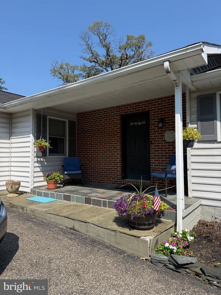 Property Photo:  258 Riverside Road  MD 21037 