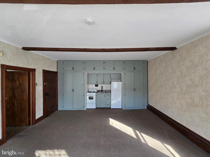 Property Photo:  209 E Market Street 2F  PA 17961 