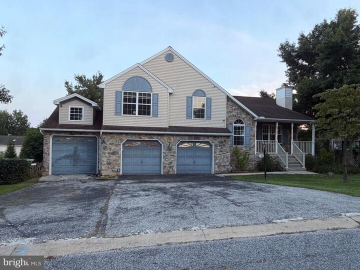 Property Photo:  33 Brook Hollow Avenue  PA 17322 