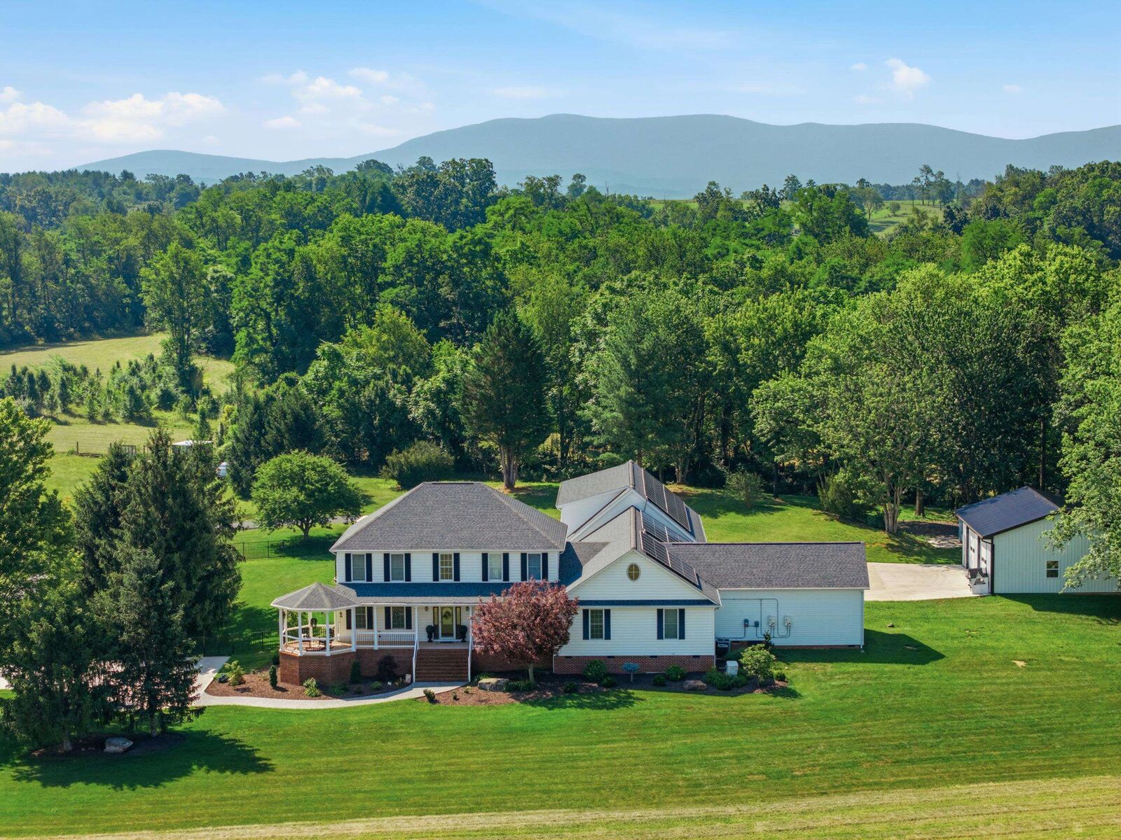 Property Photo:  572 Augusta Farms Rd  VA 22980 