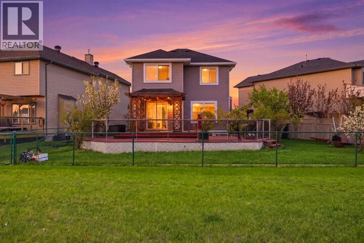 Property Photo:  86 Saddlecrest Close Northeast  AB T3J 5B6 