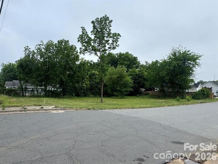Property Photo:  2211 Carmine Street  NC 28206 