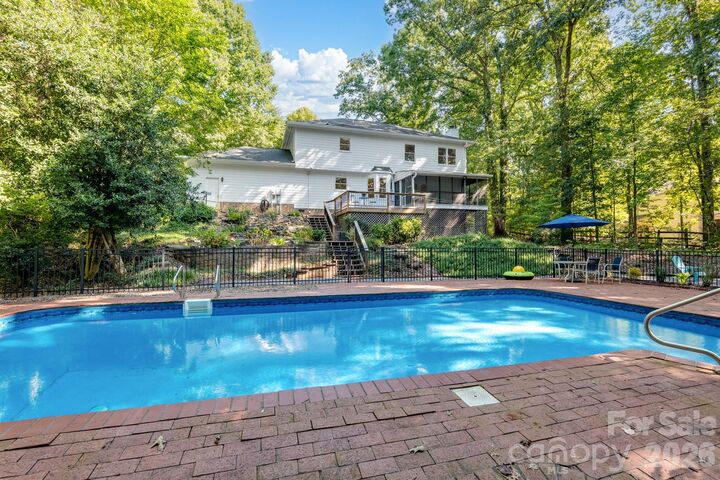 Property Photo: 5607 Manchester Avenue NC 28075