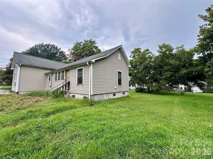 Property Photo: 410 Modena Street NC 28054