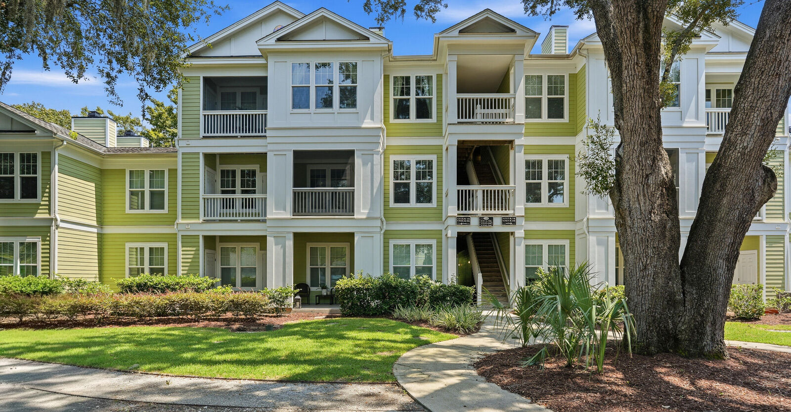 Property Photo:  1721 Chatelain Way  SC 29464 