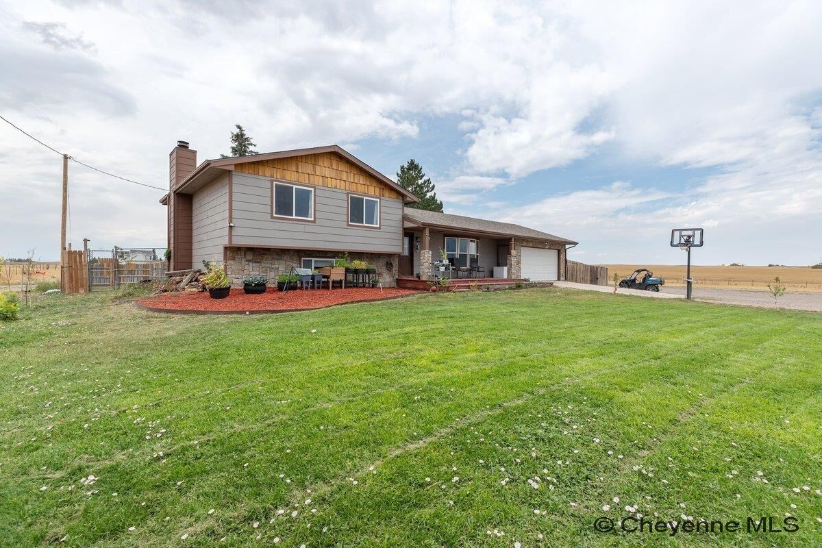 Property Photo: 1716 Road 124 WY 82009