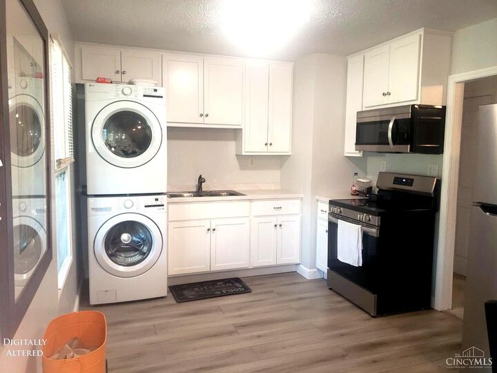 Property Photo:  9884 Dunraven Drive  OH 45251 