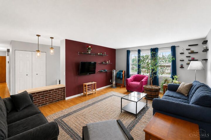 Property Photo:  263 Deephaven Drive  OH 45238 