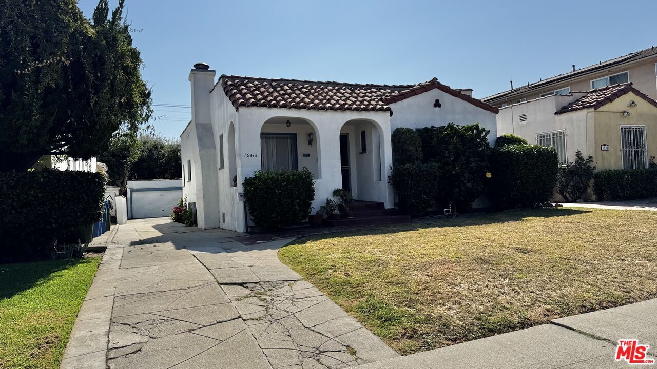 Property Photo:  1941 Barry Ave  CA 90025 