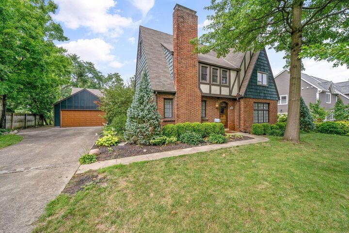 Property Photo: 3148 Elbern Avenue OH 43209