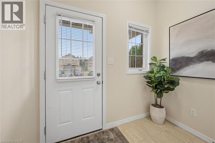 Property Photo:  931 Glasgow Street 3B  ON N2N 0B6 