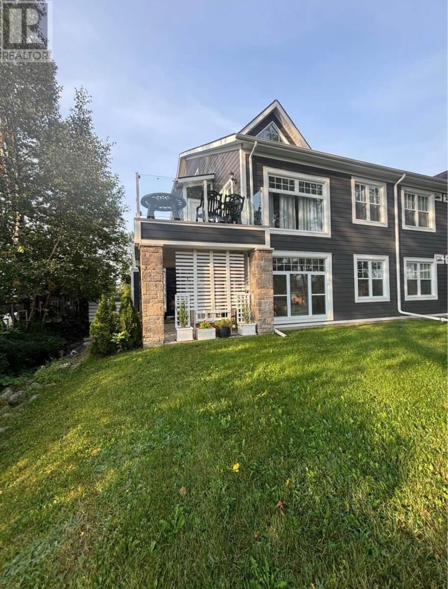 Property Photo:  103 443 Van Norman St  ON P7A 4C9 