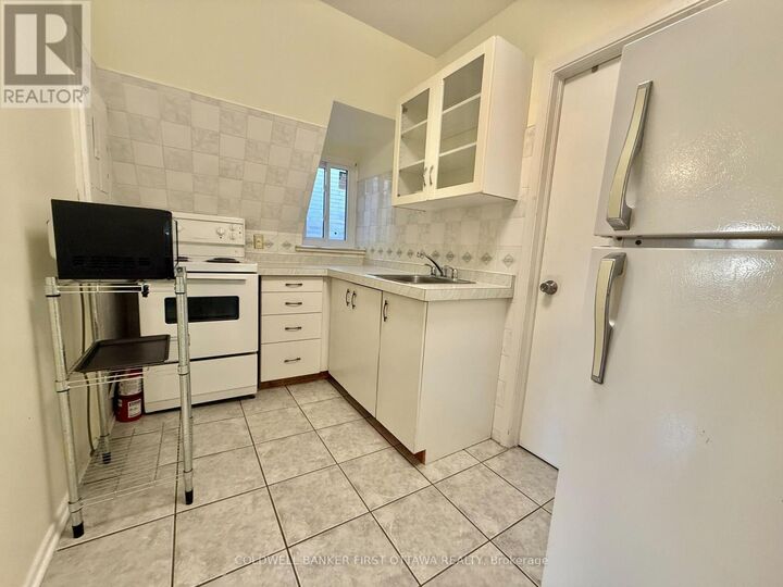 Photo de la propriété:  222 Lyon Street North  ON K1R 5V9 