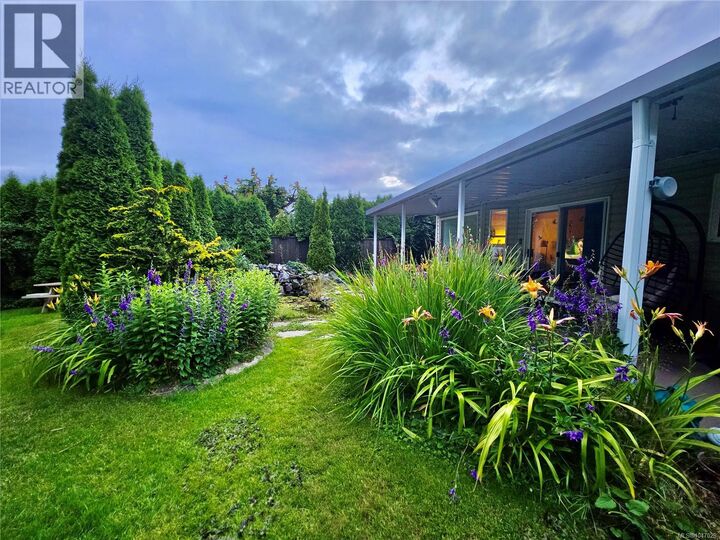 Property Photo: 437 Rockland Road BC V9W 1N7