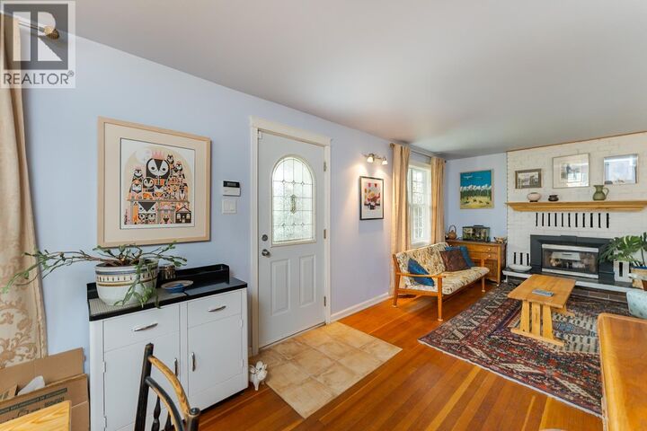 Property Photo: 2212 McBride Crescent BC V2M 1Z7