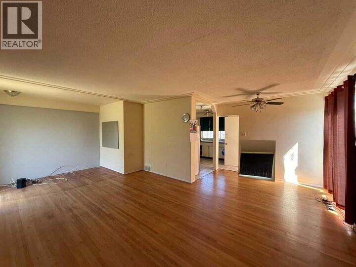 Property Photo: 4504 Greenview Drive Northeast AB T2E 5R6
