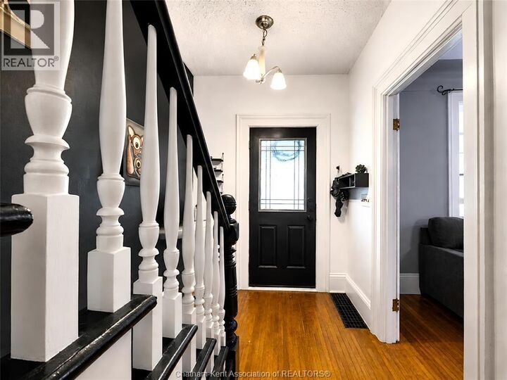 Property Photo: 91 Inshes Avenue ON N7M 2Y7